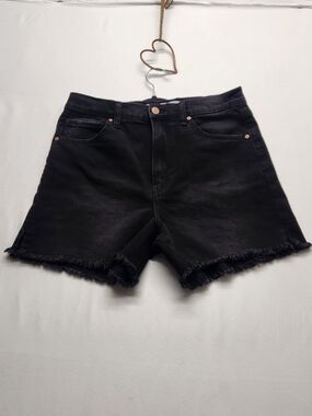 ⭐️Celebrity Pink High Rise Black Denim Shorts Raw Hem Cutoff Junior 11 30 Waist